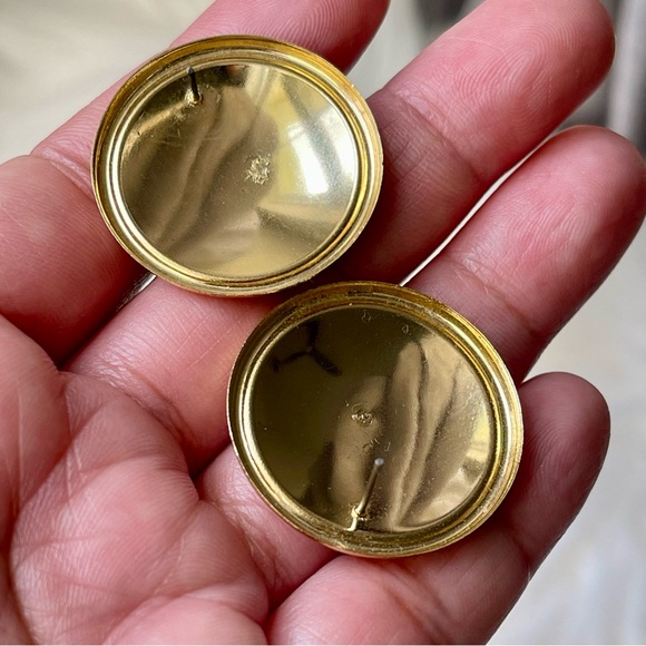 Vintage | Swirl Enameled Elegant Pink and Green Pierced Earrings Timeless Charm - Picture 4 of 8